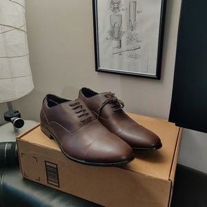 Perry Ellis Men's Toney Oxford Size 11